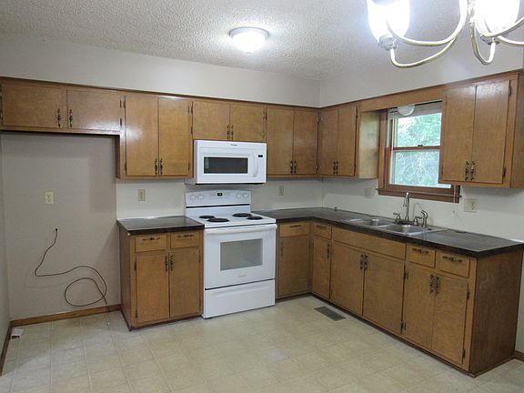 3rd image of 529 S Olive St