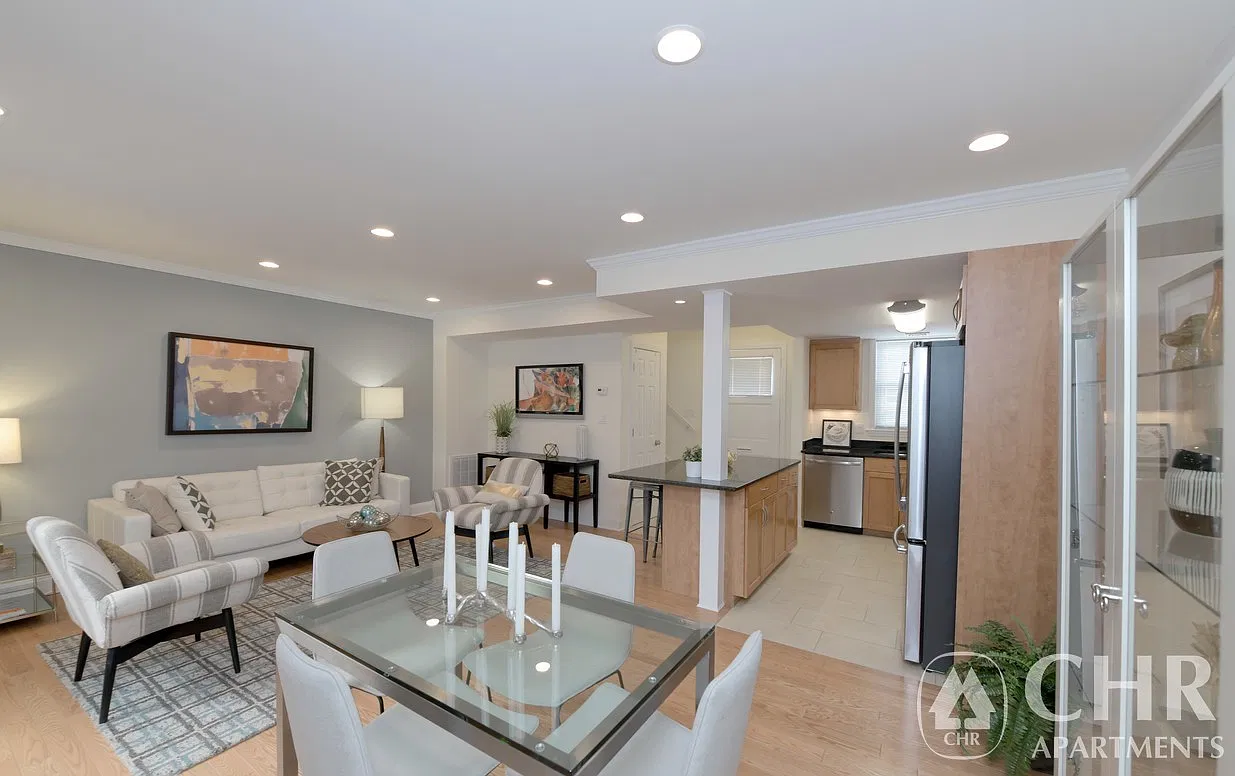 2 bed, 1.0 bath, 984 sqft, $3,620 — Photo 3