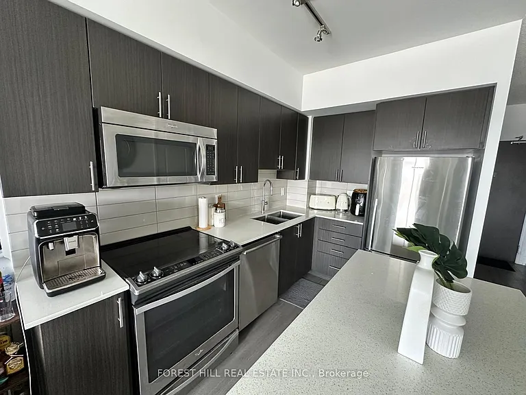 7890 Bathurst St #1706 — Photo 8