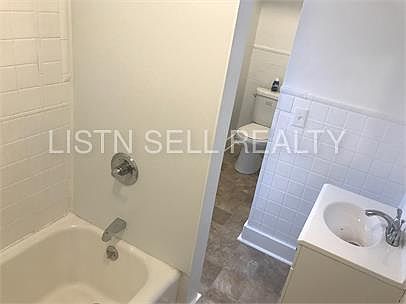 2nd image of 5903 Douglas Rd