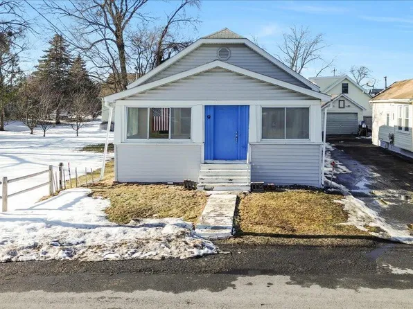 9 Elmhurst Avenue, Colonie, NY 12205