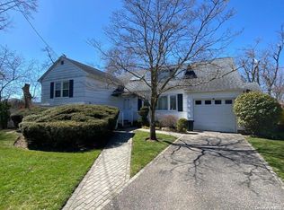 1026 Melissa Ln, Bellmore, NY 11710