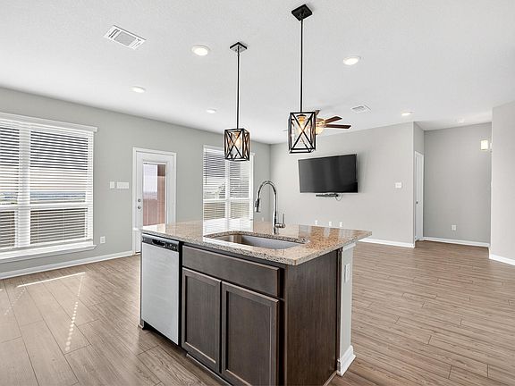 3rd image of 1709 Spence St