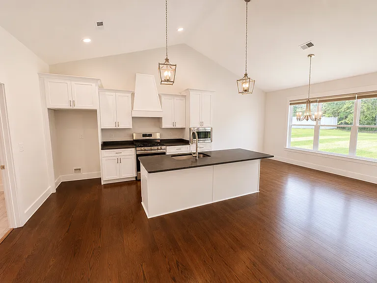 51 Wofford Rd — Photo 4