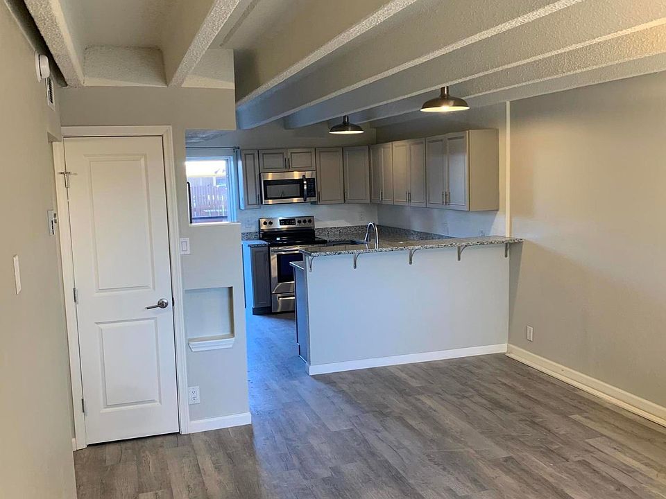 1st image of 1100 Alvarado Dr SE APT 105