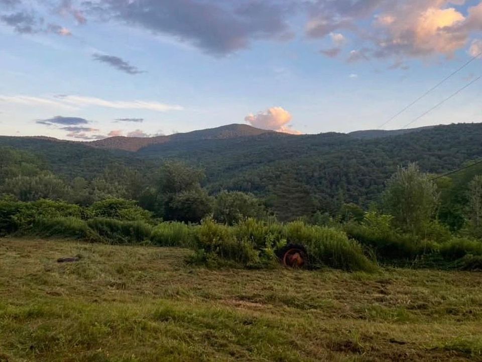 1st image of 300 Fassett Hill