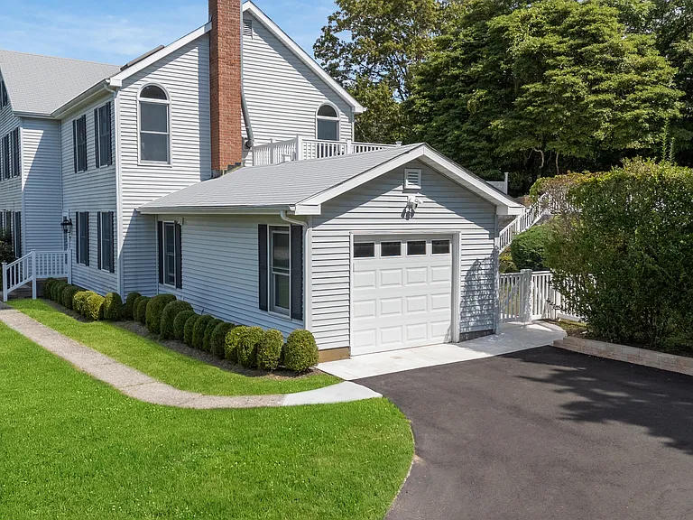 20 Underhill Dr — Photo 6