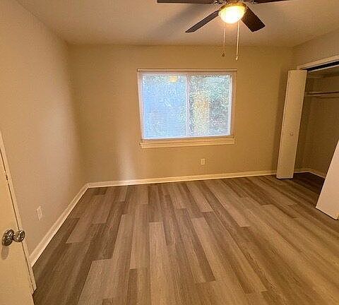 3rd image of 904 E 14th St APT 2