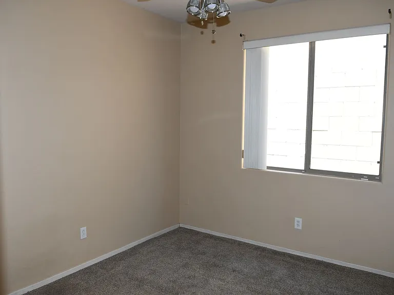 25415 N 39th Ave — Photo 11