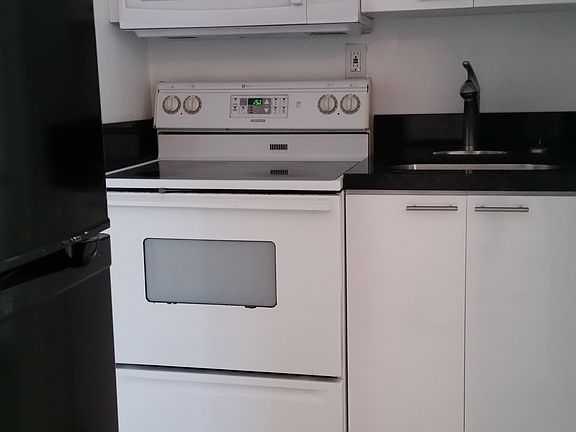 3rd image of 412 Sunset Dr #7