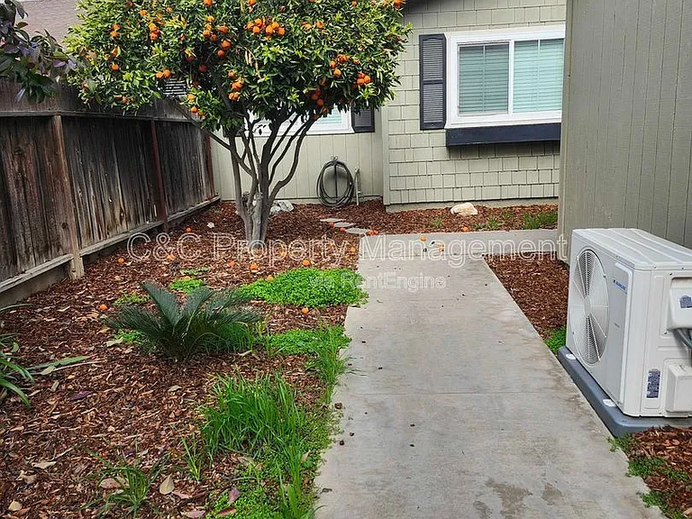 2546 W Victor Ct #102 — Photo 27