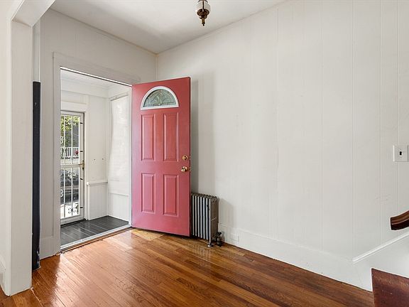 2nd image of 22 Clyde St