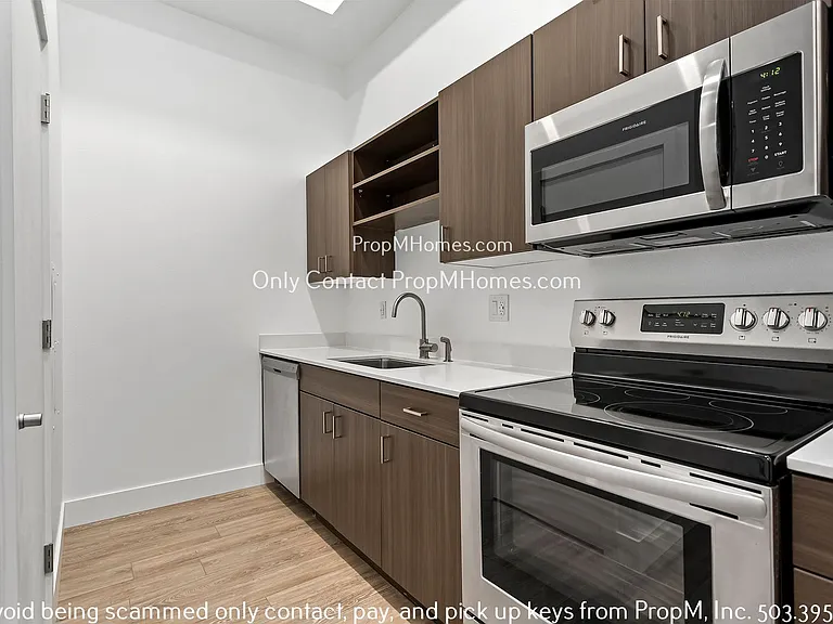 1825 SE 50th Ave #103 — Photo 7