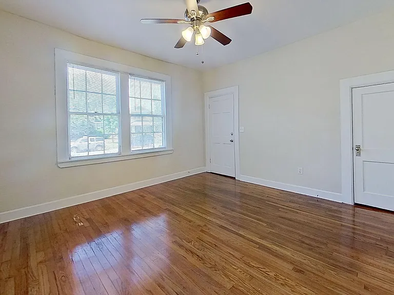 2752 Herschel St Quad — Photo 10