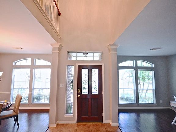 4th image of 3019 Five Oaks Dr