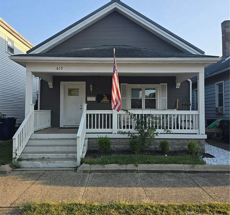 1st image of 615 W Ash St