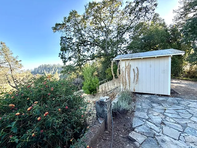 Brookside Dr — Photo 5