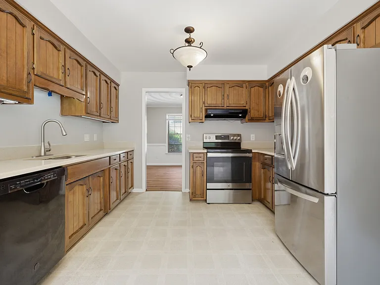 1441 Bayberry Pl — Photo 2
