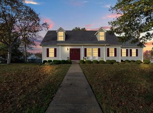 705 Forest Ridge Dr, La Vergne, TN 37086