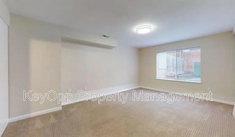 806 35th Ave — Photo 16