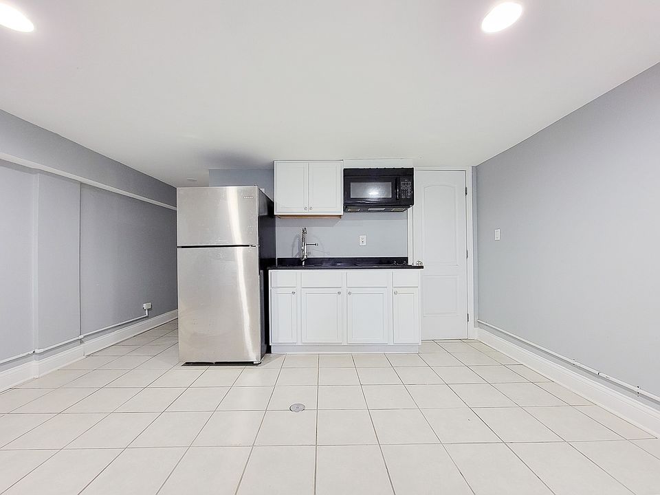 1st image of 2825 N Francisco Ave