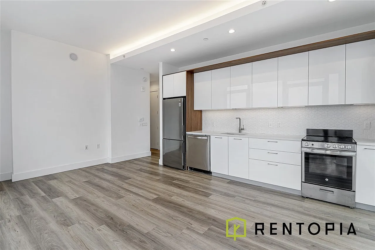 224 East 135th Street — Photo 3