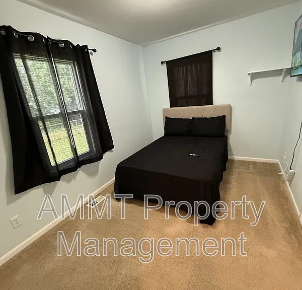 1204 8th St NW — Photo 6