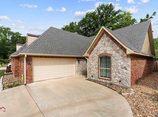 1206 Cobblestone Ct, Carthage, TX 75633