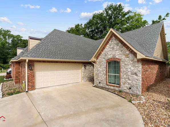 1206 Cobblestone Ct, Carthage, TX 75633