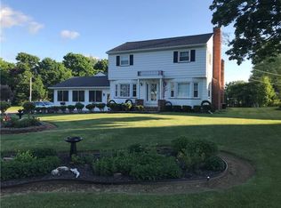 297 Edgemere Dr, Rochester, NY 14612