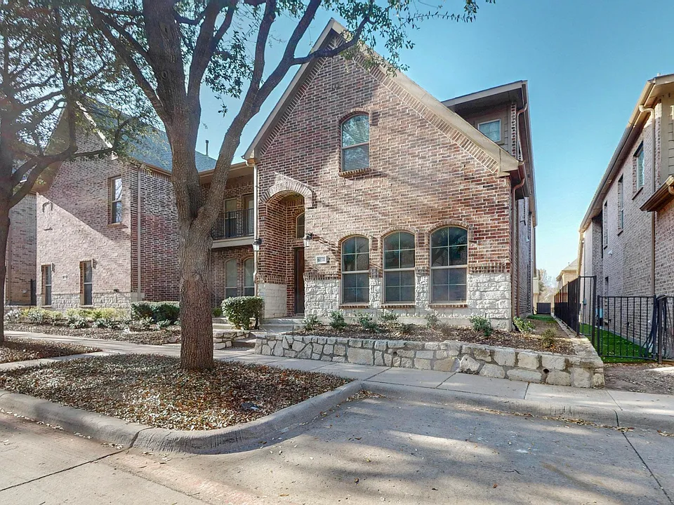 6818 Cortona Ln