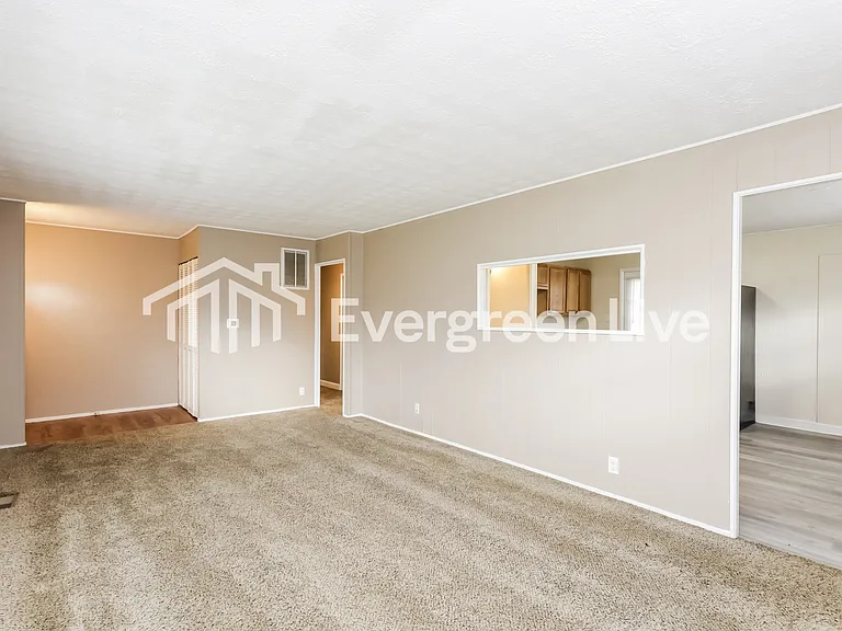 8892 Neptune Dr — Photo 5