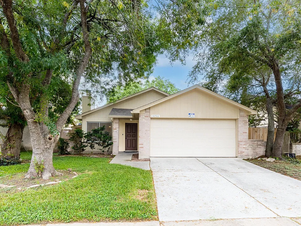 10722 Highland Woods Dr