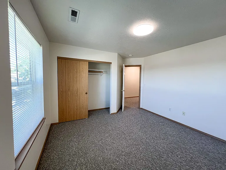 5511 Glenridge Way — Photo 33