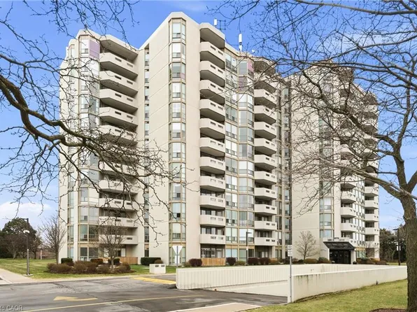 5070 Pinedale Ave #407, Burlington, ON L7L 5V6