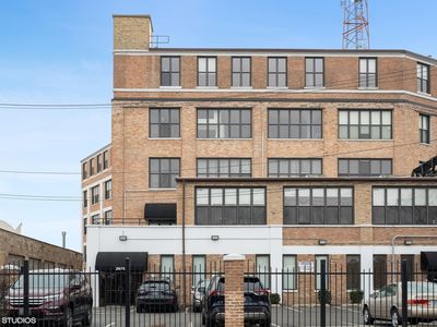 2675 W Grand Ave APT 302, Chicago, IL, 60612