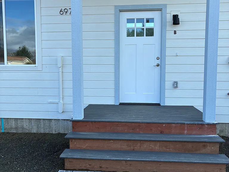 697 A Sunset Ave NE #B — Photo 8