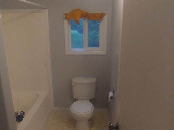 3rd image of 410 Cottage Ave