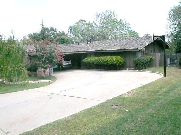 3rd image of 703 NW 51st St