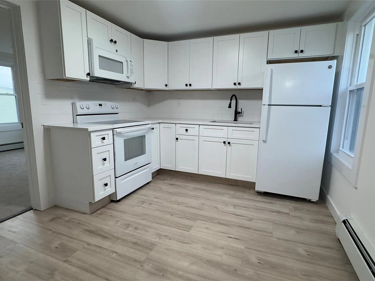 2 bed, 1.0 bath, 1000 sqft, $3,000 — Photo 3