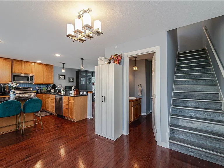 1440 Marshall St NE — Photo 8