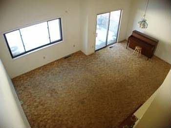4th image of 23 Hawthorne Cir