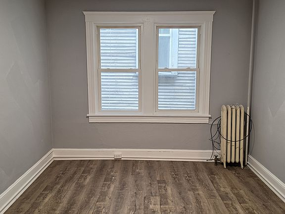 5th image of 295 N Main St Floor 297-1