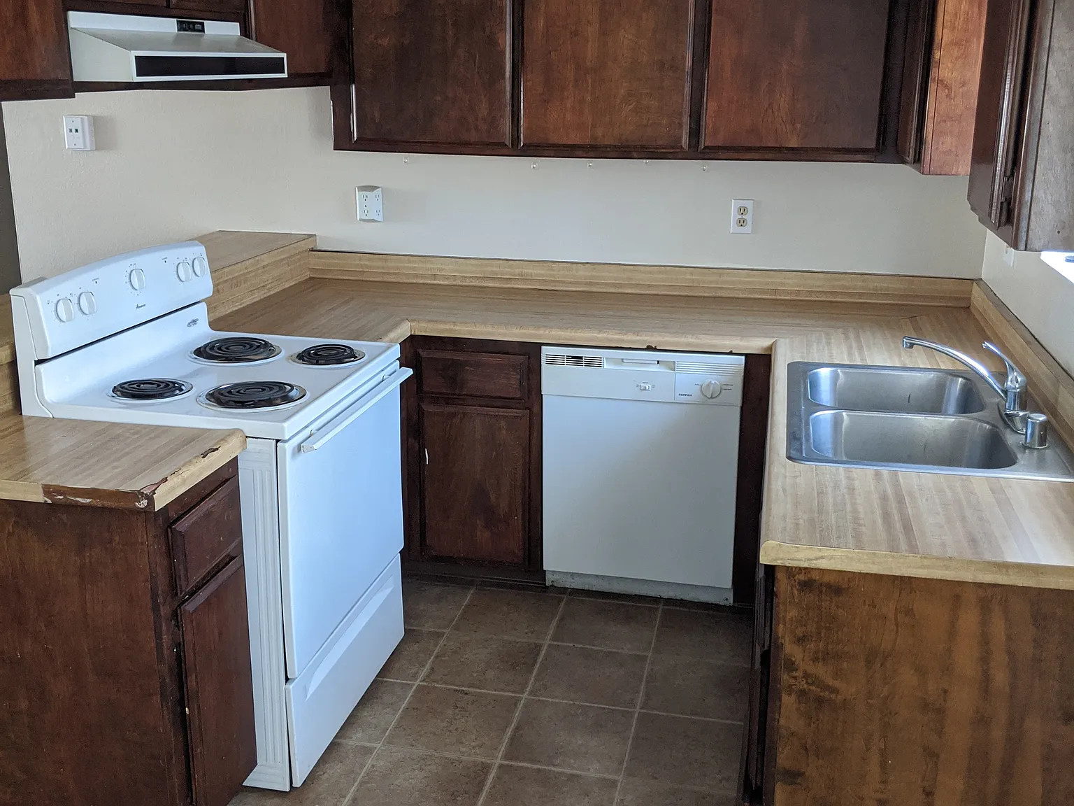3 bed, 1000 sqft, $1,400 — Photo 3