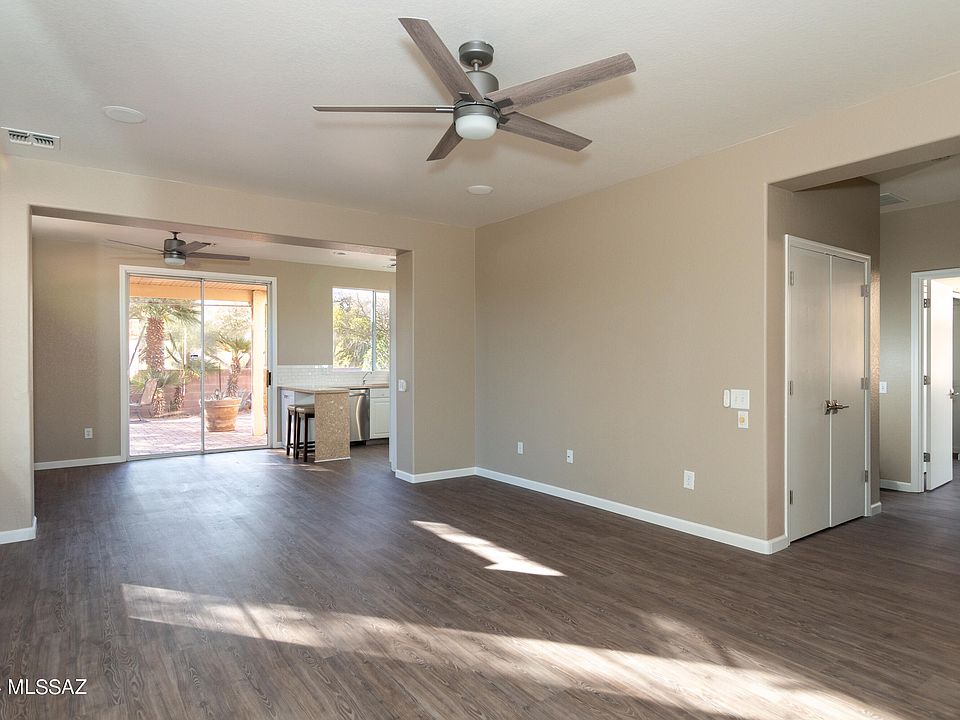 1st image of 9463 N Silverhaven Dr