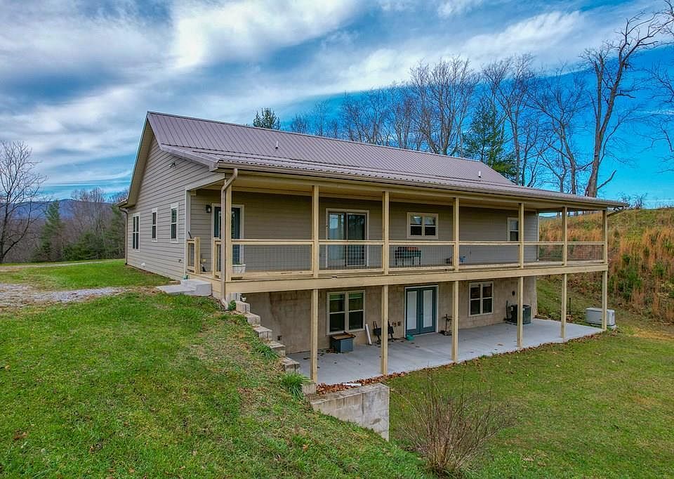 1st image of 523 Falls Rd