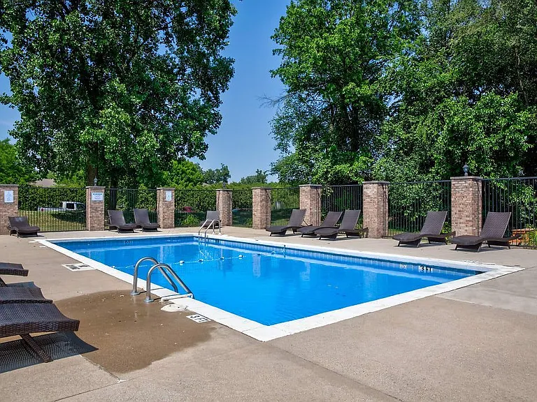 Spring Lake Apartments — Photo 9