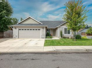 1283 Hazelnut Ct, Creswell, OR 97426