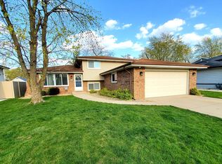 14719 Sunset Ct, Oak Forest, IL