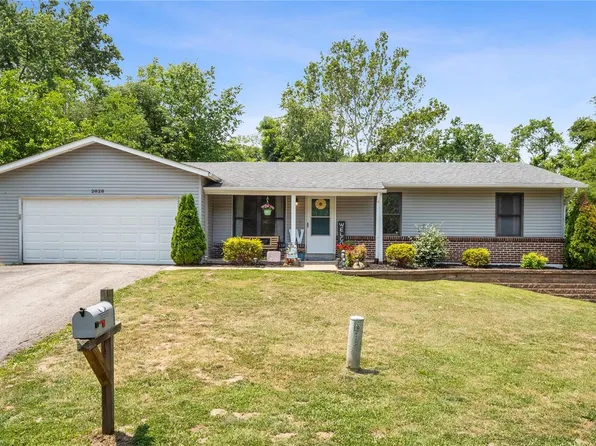 2828 Shelly Dr, High Ridge, MO 63049